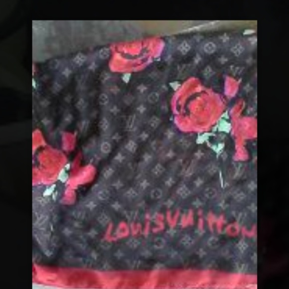 Louis Vuitton silk scarf - Picture 3 of 3